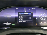 とっても見やすいメーターです。夜間時はラグジュアリーな気分にさせてくれる照明が魅力ですので、夜のドライブも楽しみになりますよ♪