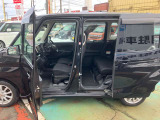 当店では、自社で仕入れした厳選車両を、多数展示しております。リーズナブルなお車を多数在庫しております。掘り出し物を探しにいらしてください。