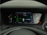 視認性の良いシンプルなメーターデザインはドライバーに情報をわかりやすく伝えてくれます、