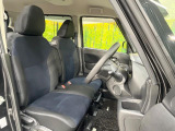 運転席シート廻りは使用感も少なく、良好な状態となっています。前オーナー様が丁寧に使っていたことがよくわかりますね。