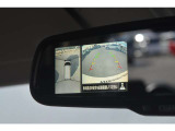 ルームミラーにもアラウンドビューモニターが映り視点切り替えがスムーズに行えます