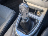 走り屋ご用達のクリスタルノブです。気に入らなかったら納車後にアメリカ製のノブにでも交換してください