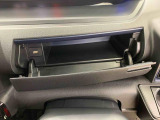 お車の状態をしっかりとお伝えするために1台の車両に付き40枚以上の画像を用意しております。外装はもちろん、室内の装備やお車の特徴などごらんください。