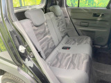 後部座席も気になる運転席シート廻りは使用感も少なく、良好な状態となっています。前オーナー様が丁寧に使っていたことがよくわかりますね。ようなキズ・汚れやへたり等、大きなダメージはなく、良好な状態です。
