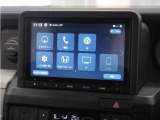 Honda CONNECTナビなら、充電スタンドを探索できて、ルート案内はもちろん、リアルタイムの空き状況や最新の営業時間も表示します。