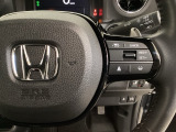 ハンドルにHondaセンシング系のクルーズコントロールやレーンキープアシストなどのスイッチが装備されています。ハンドルから手を離さず安全に操作できます。