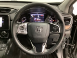 ハンドルにHondaセンシング系のクルーズコントロールやレーンキープアシストなどのスイッチと、オーディオの操作スイッチが装備されています。ハンドルから手を離さず安全に操作できます。
