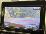【バックカメラ】駐車時に後方がリアルタイム映像で確認できます。大型商業施設や立体駐車場での駐車時や、夜間のバック時に大活躍!運転スキルに関わらず、今や必須となった装備のひとつです!