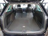 セカンドシートを倒すとさらに荷台が広くなります!