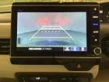 バックでの車庫入れも安心です! リアカメラが付いているバックモニター付のナビを装備しております。操作線もついており距離感も画面から確認できます。
