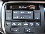 オートエアコンのお車ですので室内の温度をスムーズに調整してくれます♪