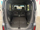 シートを倒せば大きな荷物も積み込み可能です!!