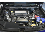 1.8L水平対向直噴ターボエンジンを搭載したモデルの型式です。力強い加速と高い走行安定性を両立している点が大きな特徴です。