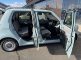 足元広々、運転しやすいです