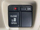 【パワースライドドア】スマートキーや運転席のスイッチでスライドドアの開閉が可能♪電動だから力を入れてドアを開ける必要が無く、小さいお子様でも、重い荷物を持っている時もラクに開け閉めできます♪