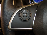 【ステアリングリモコン】ステアリングにオーディオ調節可能なスイッチが装備されていますので運転中でも視線をそらさずにオーディオの調節が可能です!