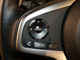 【ステアリングリモコン】ステアリングにオーディオ調節可能なスイッチが装備されていますので運転中でも視線をそらさずにオーディオの調節が可能です!