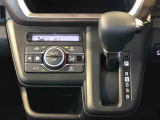 温度を設定すれば、自動で車内の温度管理をしてくれる優れものです♪ATミッションで運転楽々