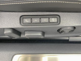 フロントシートには、電動アジャスト機能を搭載。さらに運転席にはプリセットメモリー機能を装備し、ご家族で運転交代される際も、ポジション調整の手間がかかりません。