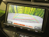 【バックカメラ】駐車時に後方がリアルタイム映像で確認できます。大型商業施設や立体駐車場での駐車時や、夜間のバック時に大活躍!運転スキルに関わらず、今や必須となった装備のひとつです!