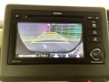 バックモニター付きで、車庫入れやバック時の後方確認をサポート。