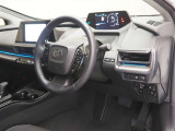 ハンドル周りの様子をご紹介しております。視界がよく快適に運転ができます。
