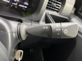 【オートライト】周りの明るさに応じて自動でヘッドライトの点灯・消灯ができる機能です!ライトの付け忘れ・消し忘れなどが無くなり、雨の日や夕方の走行も安心!トンネル通過時も便利ですね♪