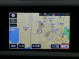 純正ナビを装備。タッチパネル式で使いやすく、お出かけもラクラクです。
