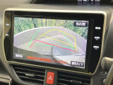 【バックカメラ】駐車時に後方がリアルタイム映像で確認できます。大型商業施設や立体駐車場での駐車時や、夜間のバック時に大活躍!運転スキルに関わらず、今や必須となった装備のひとつです!