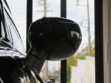 【ドアミラー】ドアミラーは電動で角度調整や格納が可能です。駐車時などに便利です。寒冷地や雨天時に役立つミラーヒーター機能も備えています!ミラーキャップも変えることができます☆