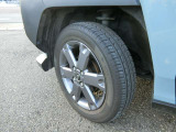★タイヤの残り溝は7分山程度です。別途料金となりますがシタッドレスタイヤもお求めやすい価格でご用意できますのでご相談ください!