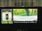 【アラウンドビューモニター】専用のカメラにより、上から見下ろしたような視点で360度クルマの周囲を確認することができます☆死角部分も確認しやすく、狭い場所での切り返しや駐車もスムーズに行えます。