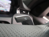 ステアリングパドルシフト『ステアリング裏に備え付けられたパドルによりシフトチェンジを意のままに。スポーティな走りをお求めの方へ。』