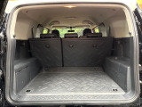 後席を格納すると、これだけの広さが!シーンに合わせたシートアレンジで、大きな荷物も積むことが出来ます♪