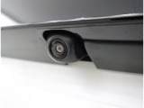 バックカメラが付いているので後方確認が非常にしやすいです。今や運転初心者も熟練者も必須装備!ついていて損はないですね♪