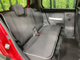 後部座席も気になるようなキズ・汚れやへたり等、大きなダメージはなく、良好な状態です。