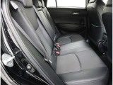 リアシートも厚く、長時間の移動もらくらくです!車種によってはラゲージスペースやトランクへのアクセスも可能!乗り心地・使い勝手共に充実です!!