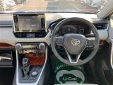 広々とした車内空間です。