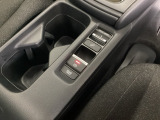 パーキングブレーキはスマートな電子制御式と合わせて渋滞時等にブレーキペダルから足を離しても停車状態を保持してくれるオートブレーキホールド機能で運転が楽になります。スタートはアクセルペダルを踏むだけ