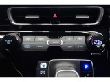 ★エアコンはオートタイプが装着済みです!オートモードにしておけば、車内温度を設定するだけで風の料や吹き出し口の切り替えを機械が行ってくれます!一年中快適な環境を作れますよ♪