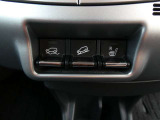 運転席にシートヒーターがついております。寒い日でも座面を温めてくれるスグレモノです!冷え性の女性にオススメの装備です♪