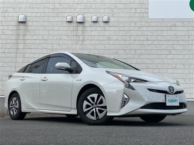 プリウス1.8 A E-Four 4WD修復歴無し