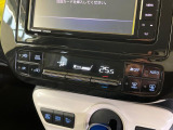 【オートエアコン】一度お好みの温度に設定すれば、車内の温度を検知し風量や温度を自動で調整。暑い&hellip;寒い&hellip;と何度もスイッチ操作をする必要はありません。快適な車内空間には必須の機能ですね♪