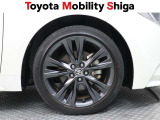 デザイン性のあるトヨタ純正アルミホイールです。車との一体感があります。