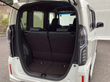 コンパクトボディーなのに、荷室はこんなに広々!たくさん荷物が積めますよ。