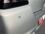 前方・後方の車両周辺にある物体から反射してくる超音波を受信して距離を把握する【超音波センサー】。