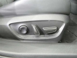 運転席パワーシート搭載。微妙な調整が手軽にでき、ピッタリのポジションで運転することが可能です。