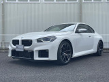 BMWのお車は、走行の安定性とコーナリングの良さを追求し、思い通りにハンドルの操作可能です。試乗車もご用意しておりますので、ぜひ&ldquo;駆け抜ける歓びをご体感ください