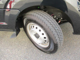 【145/80R12 ラジアルタイヤ】。優れた小回り★狭いあぜ道もぐいぐい走行!タイヤの溝もまだまだ!くわしくはスタッフへ。