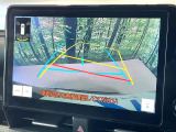 【バックカメラ】駐車時に後方がリアルタイム映像で確認できます。大型商業施設や立体駐車場での駐車時や、夜間のバック時に大活躍!運転スキルに関わらず、今や必須となった装備のひとつです!